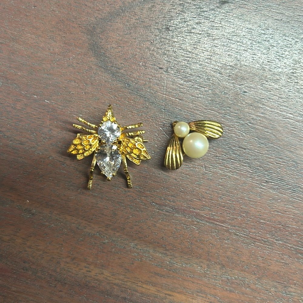 Vintage bee pins 🐝